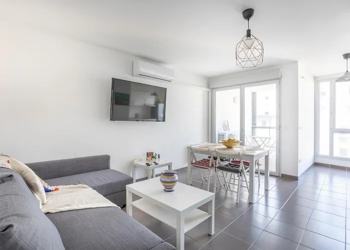 New Joliette Comfortable Apartment Well Located With Private Parking